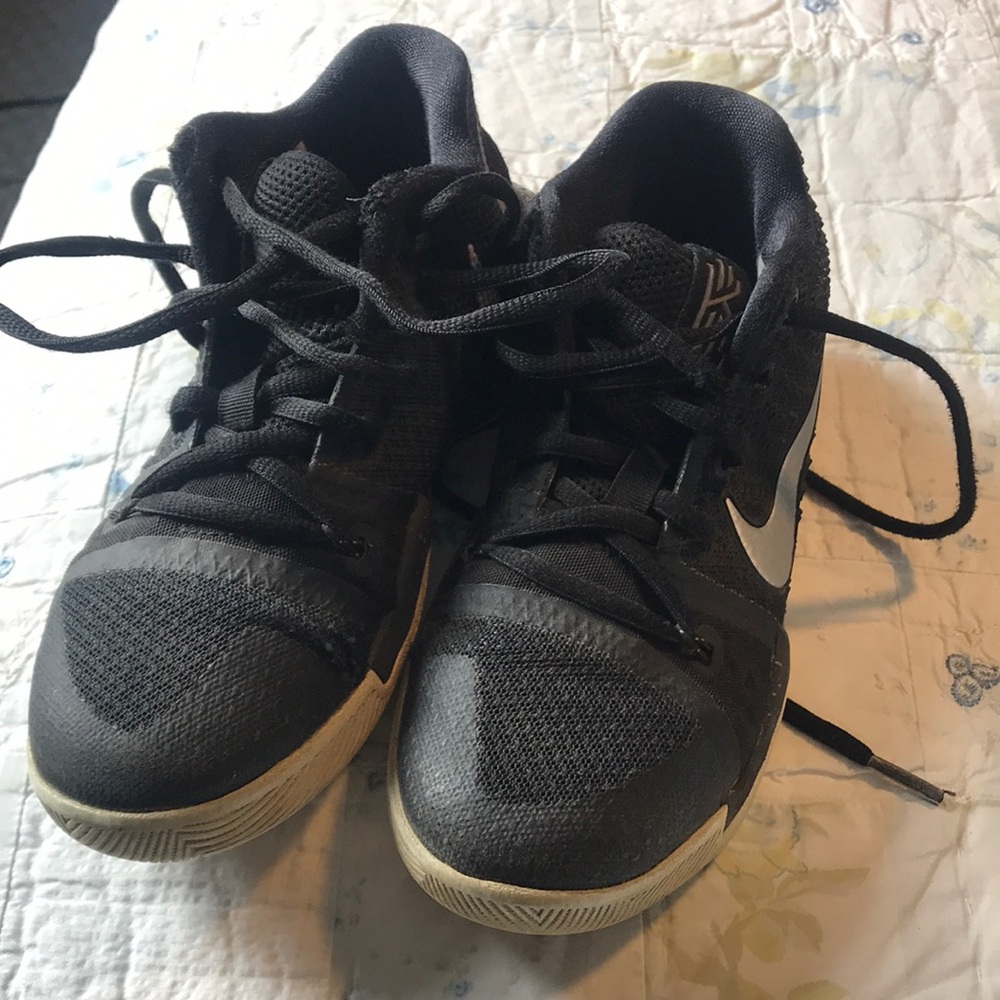 Nike Kyrie Irving 3 black